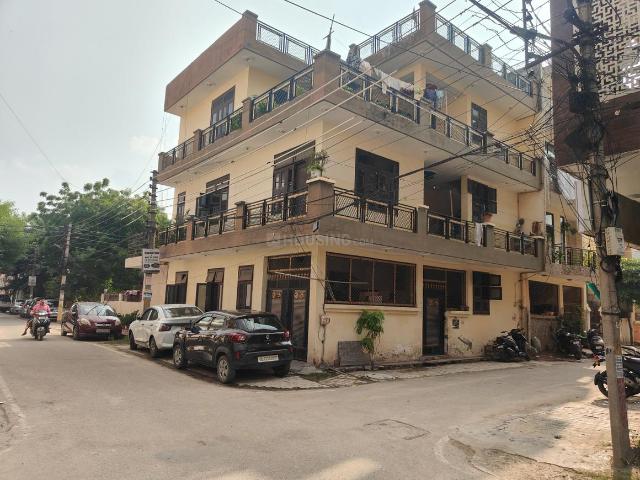 4 BHK Independent House in Vasundhara for resale Ghaziabad. The reference number is 21114072
