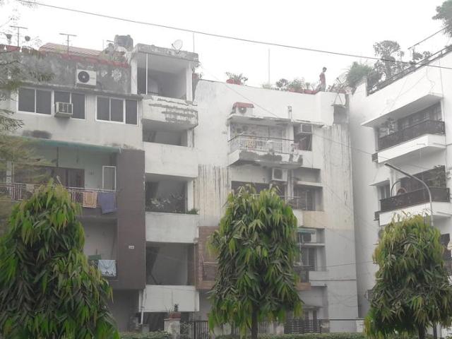 4 BHK Independent House in Vikaspuri for resale New Delhi. The reference number is 21105105