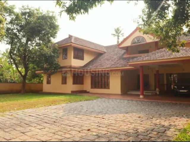 4 BHK Independent House in Vyttila for resale Kochi. The reference number is 20385648