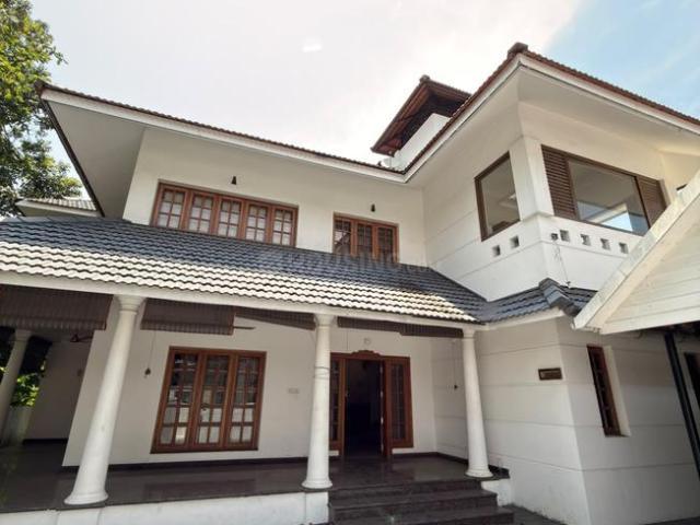 4 BHK Independent House in Vyttila for resale Kochi. The reference number is 21145428