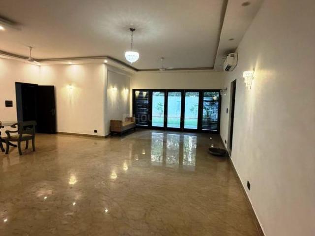 4 BHK Independent House in West End for rent New Delhi. The reference number is 20745774