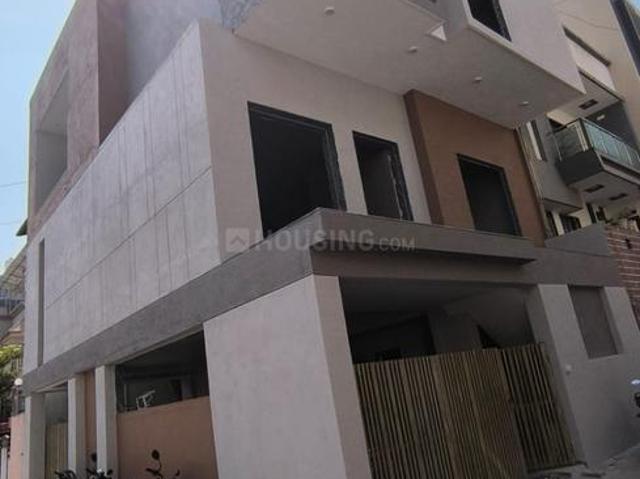 4 BHK Independent House in Adajan for resale Surat. The reference number is 19063754