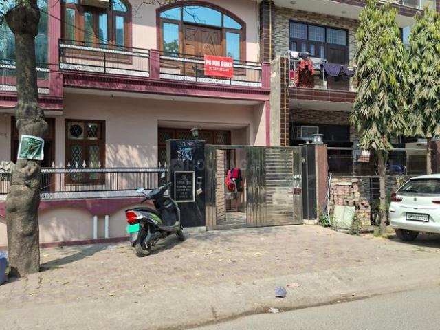 4 BHK Independent House in Alpha II for resale Greater Noida. The reference number is 19704775
