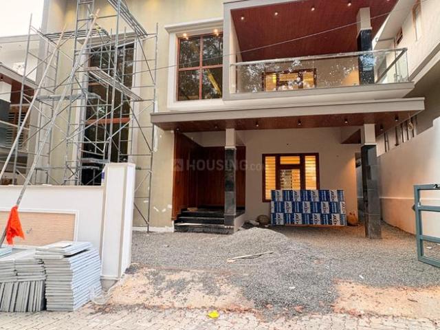4 BHK Independent House in Aluva for resale Kochi. The reference number is 21337580