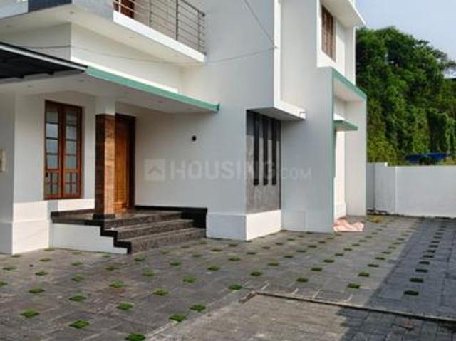 4 BHK Independent House in Aluva for resale Kochi. The reference number is 21386862