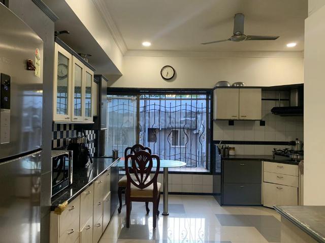4 BHK Independent House in Andheri West for resale Mumbai. The reference number is 19888786