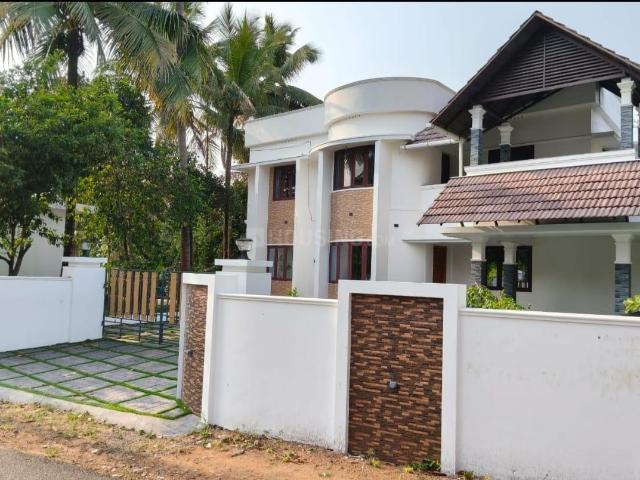 4 BHK Independent House in Angamaly for resale Kochi. The reference number is 19649124