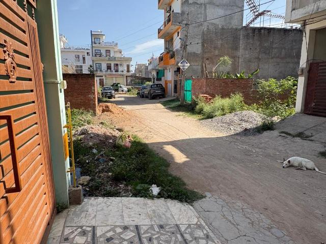 4 BHK Independent House in Ashiyana for resale Lucknow. The reference number is 21313289