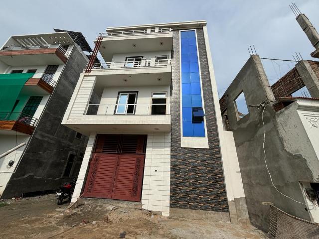 4 BHK Independent House in Awaleshpur for resale Varanasi. The reference number is 19541341