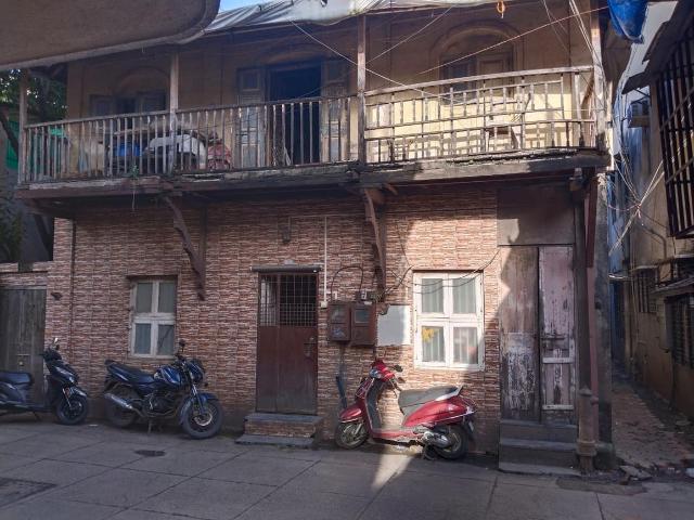 4 BHK Independent House in Bandra West for resale Mumbai. The reference number is 10170883