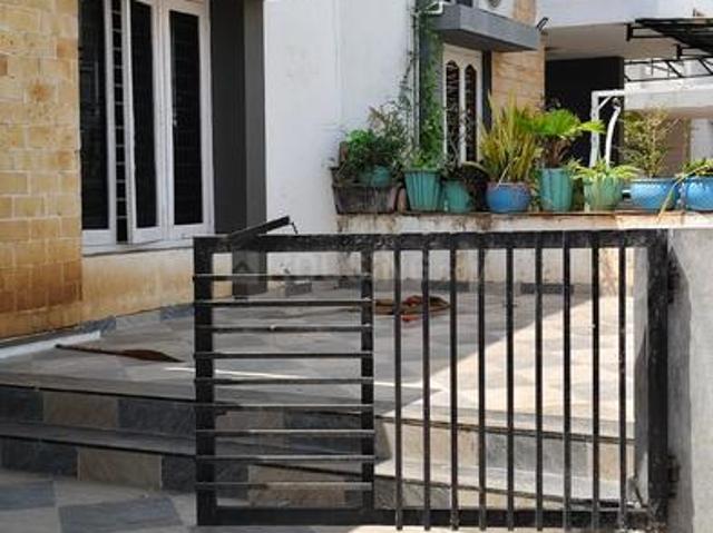 4 BHK Independent House in Bakrol for resale Anand. The reference number is 19960477