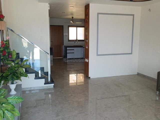 4 BHK Independent House in Barbodhan for resale Surat. The reference number is 19132135