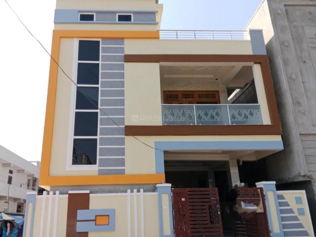4 BHK Independent House in Beeramguda for resale Sangareddy. The reference number is 18184618