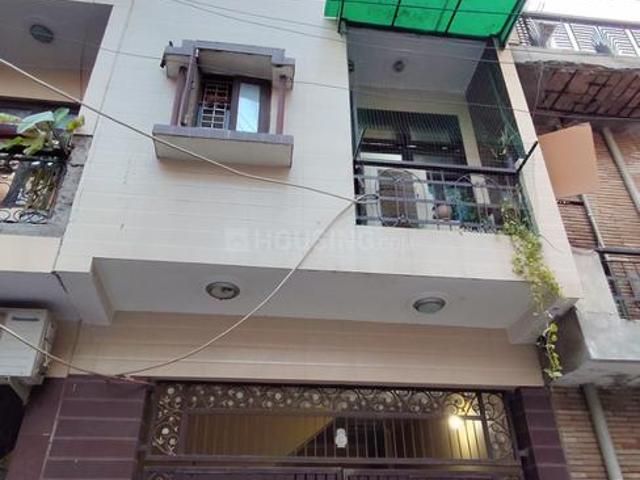 4 BHK Independent House in Bharat Vihar for resale New Delhi. The reference number is 20645889