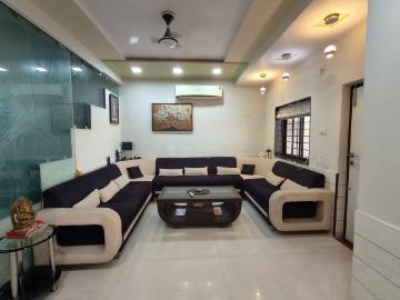 4 BHK Independent House in Bodakdev for resale Ahmedabad. The reference number is 19875270
