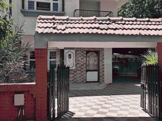 4 BHK Independent House in Bodakdev for resale Ahmedabad. The reference number is 21301150