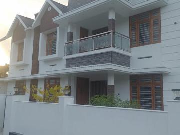 4 BHK Independent House in Chalakudy for resale Thrissur. The reference number is 20460886