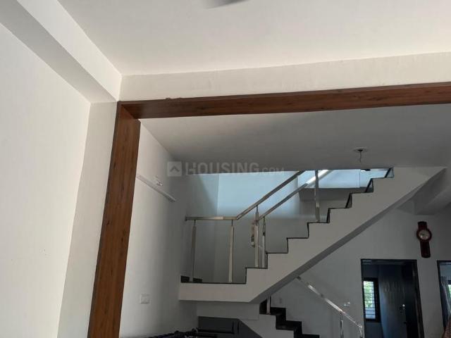4 BHK Independent House in Chandkheda for rent Ahmedabad. The reference number is 21283655
