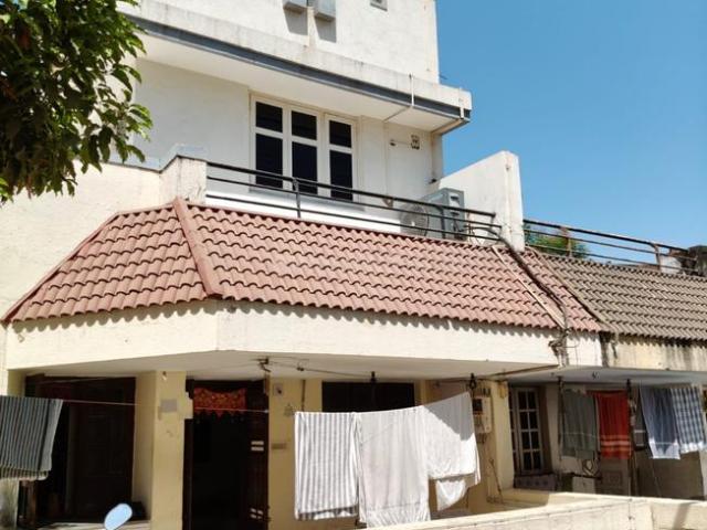 4 BHK Independent House in Chandkheda for resale Ahmedabad. The reference number is 21341804