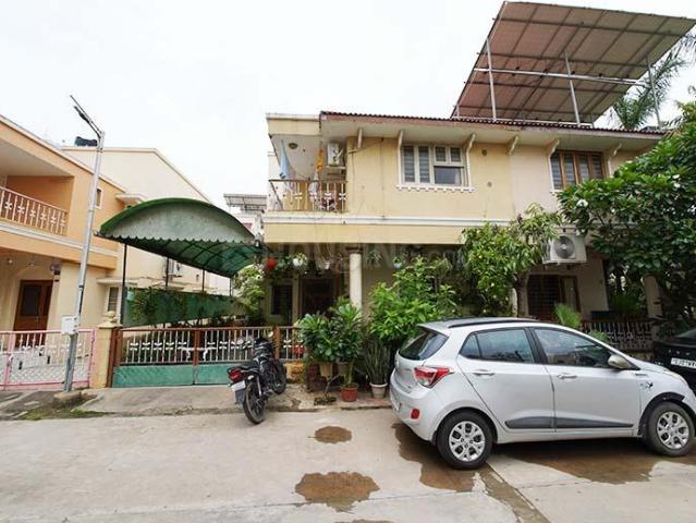 4 BHK Independent House in Chandkheda for resale Ahmedabad. The reference number is 19434614