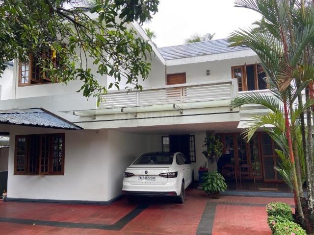 4 BHK Independent House in Chembukkav for resale Thrissur. The reference number is 20216725