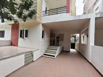 Vadodara District, Gujarat - Balcony, Equipped kitchen
