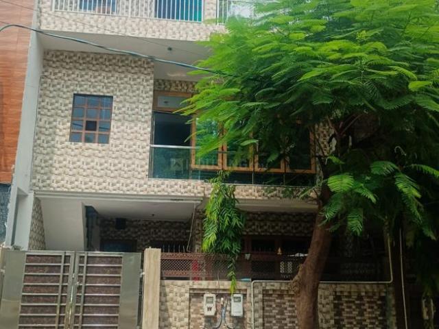 4 BHK Independent House in Dayal Bagh for resale Agra. The reference number is 21132335