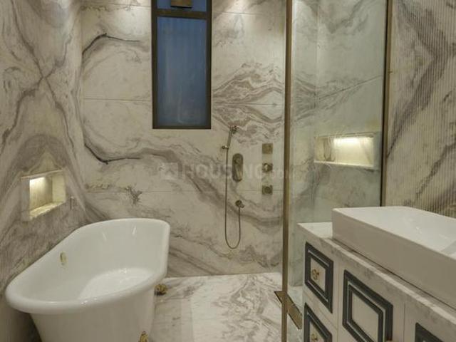 4 BHK Independent House in Defence Colony for rent New Delhi. The reference number is 20624342