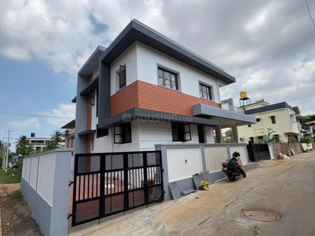 4 BHK Independent House in Derebail for resale Mangalore. The reference number is 20581079