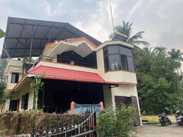 4 BHK Independent House in Derebail for resale Mangalore. The reference number is 21274519