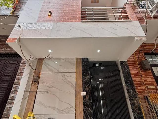 4 BHK Independent House in Dwarka Mor for resale New Delhi. The reference number is 20873497
