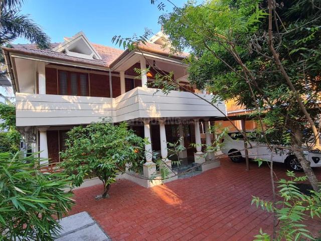 4 BHK Independent House in Edappally for resale Kochi. The reference number is 20367147