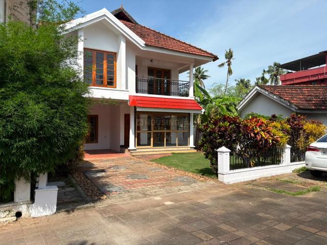 4 BHK Independent House in Edappally for resale Kochi. The reference number is 20802867