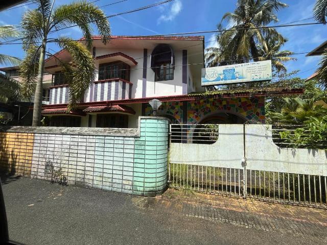 4 BHK Independent House in Edappally for resale Kochi. The reference number is 21030629