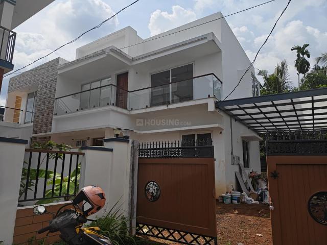 4 BHK Independent House in Eroor for resale Kochi. The reference number is 21009413