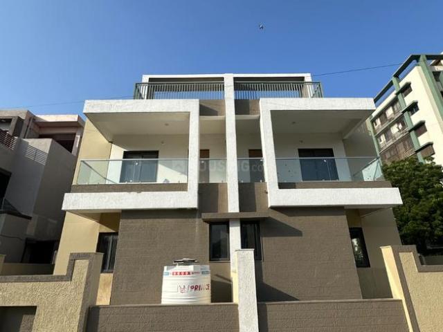 4 BHK Independent House in Ghuma for resale Ahmedabad. The reference number is 21099240
