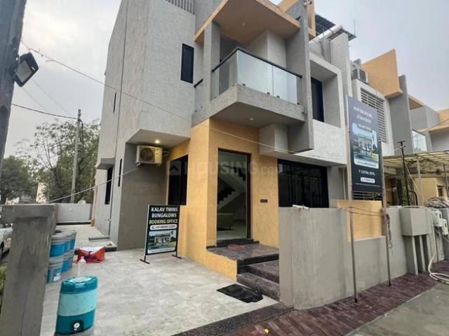 4 BHK Independent House in Ghuma for resale Ahmedabad. The reference number is 21215950