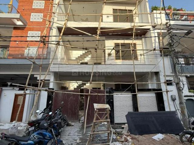 4 BHK Independent House in Gomti Nagar for resale Lucknow. The reference number is 19432163