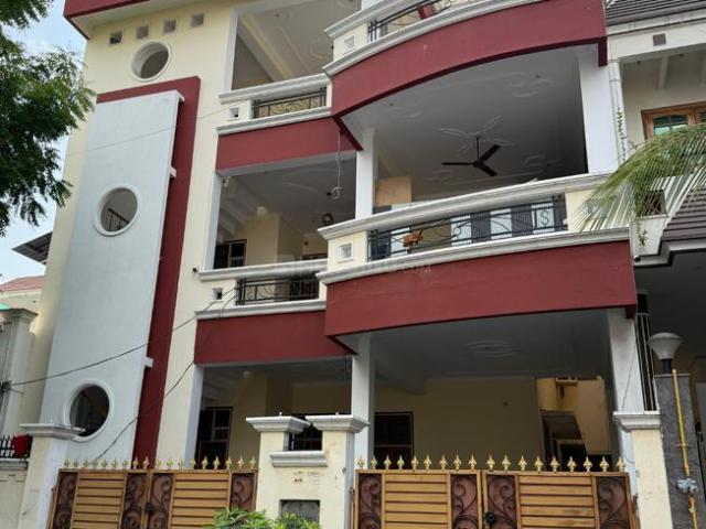 4 BHK Independent House in Gomti Nagar for resale Lucknow. The reference number is 20529823