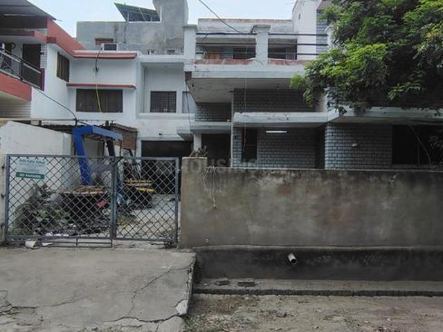 4 BHK Independent House in Gomti Nagar for resale Lucknow. The reference number is 20613647