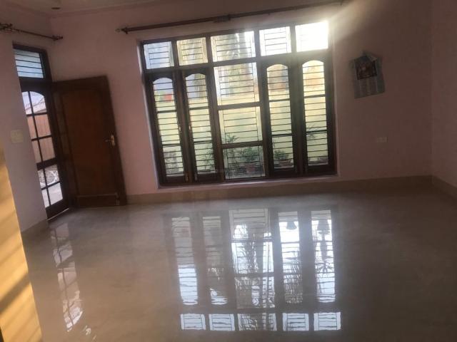 4 BHK Independent House in Gumtala for rent Amritsar. The reference number is 9039074