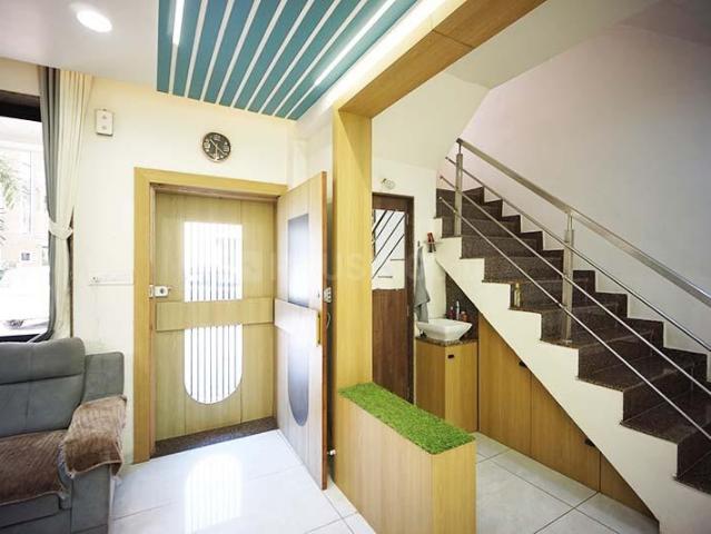 4 BHK Independent House in Hathijan for resale Ahmedabad. The reference number is 21107494