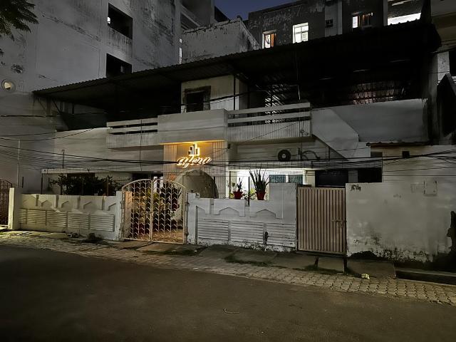 4 BHK Independent House in Indira Nagar for rent Lucknow. The reference number is 20457932