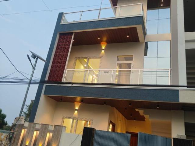 4 BHK Independent House in Indira Nagar for resale Lucknow. The reference number is 21021708