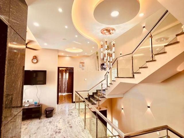 4 BHK Independent House in Injambakkam for rent Chennai. The reference number is 21334948