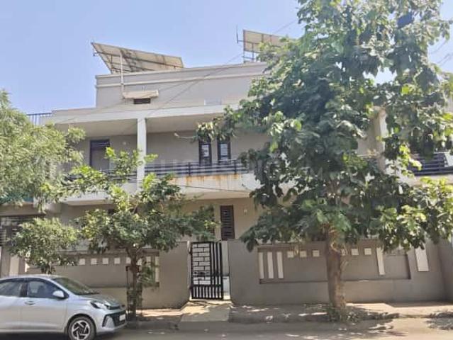 4 BHK Independent House in Isanpur for resale Ahmedabad. The reference number is 18905498