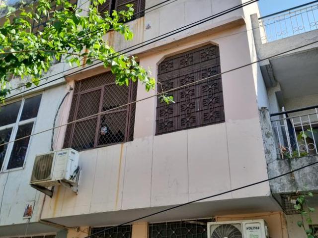 4 BHK Independent House in Janakpuri for resale New Delhi. The reference number is 19653968