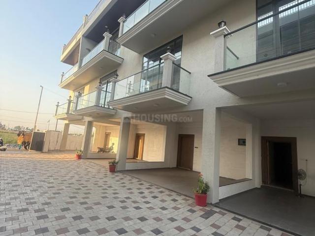 4 BHK Independent House in Jahangir Pura for resale Surat. The reference number is 20199790