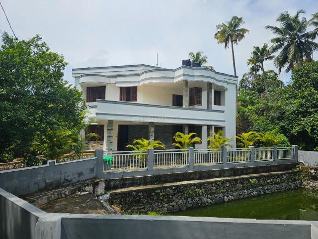 4 BHK Independent House in Kakkanad for resale Kochi. The reference number is 19105568