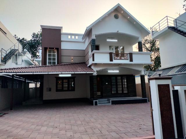 4 BHK Independent House in Kakkanad for resale Kochi. The reference number is 19201174